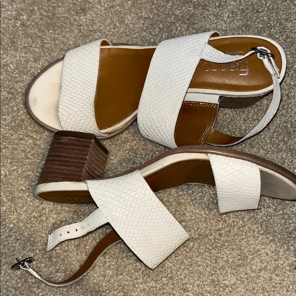 Franco Sarto Women's Tan Sandals Size 7.5 - Picture 3 of 7